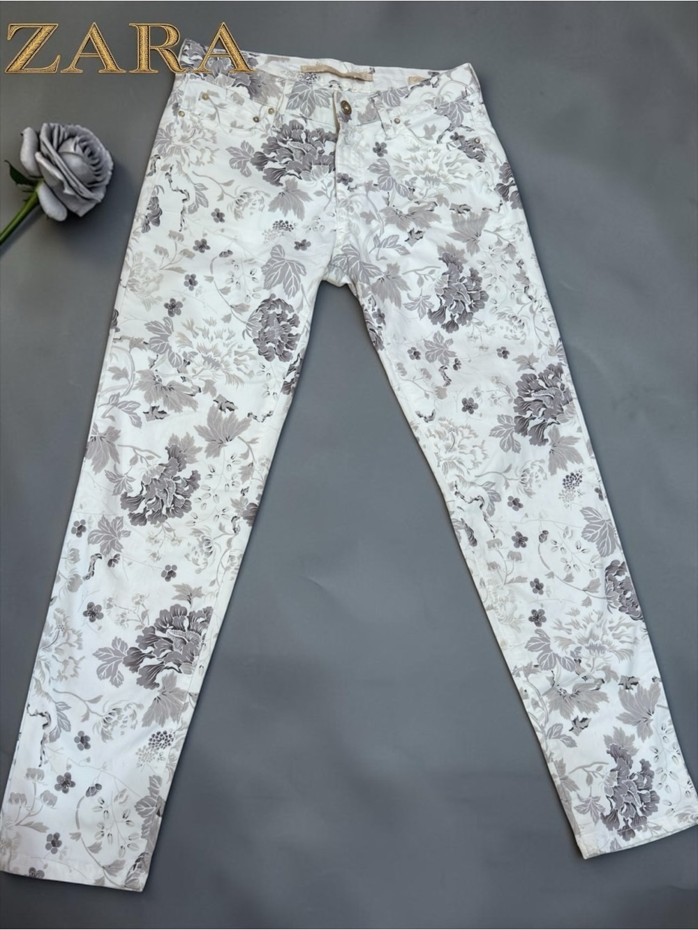 ZARA Premium Denimwear Collection Monochrome Floral Print Skinny Jeans. Size 6.